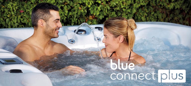 blue-connect-aquavia-spa-couple-1-770×347