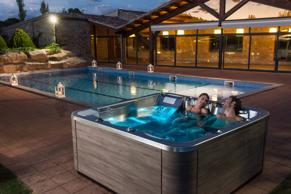 Proiectul unei case contemporane cum integrezi o piscina sau sauna cu elemente acestui stil